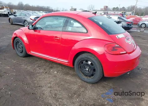 2014 Volkswagen Beetle 2.5L z USA, uszkodzony, nr VIN 3VWJP7AT8EM608934